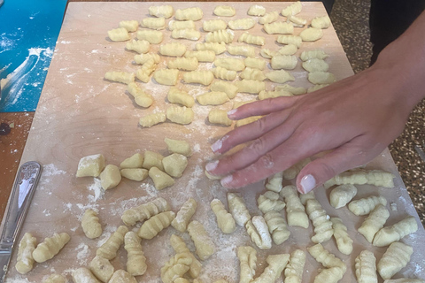 Genoa: Cooking Class Pesto, Gnocchi and Tiramisu with Tiziana