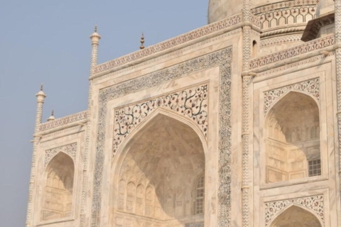 Agra: Reserva una visita guiada privada al Taj MahalGuía del Taj Mahal en italiano