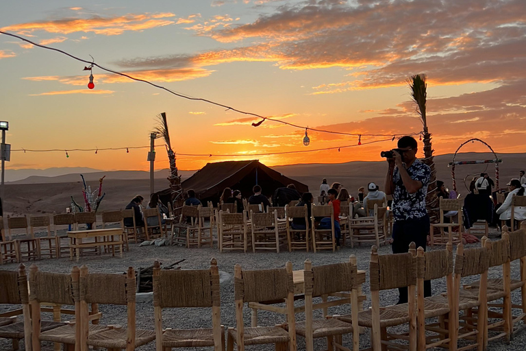 Marrakesch: Dinner-Show in der Wüste Agafay, Kamelritt und 1 Stunde BuggyfahrtMarrakech: Agafay Wüsten-Dinner-Show und Kamel-Ritt