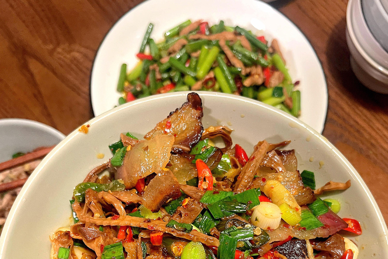 Zhangjiajie Tour: Embroidery, Farm Cooking &amp; Xiangxi Show