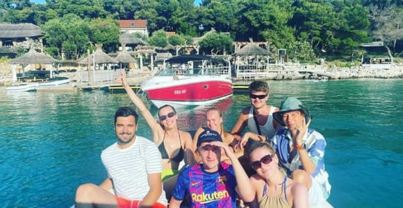 Red Rocks, Hidden Bays & Wine Cellar with 5 Stops Boat Tour