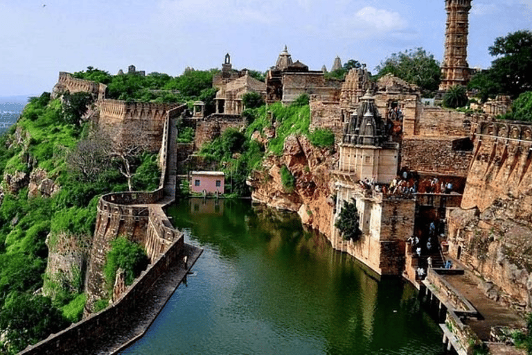 Udaipur: Chittorgarh Fort Private Guided Day Trip