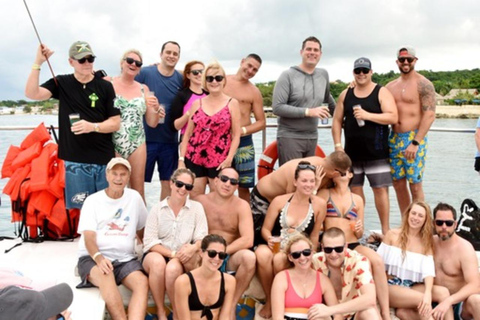 Negril: Cruzeiro de catamarã ao pôr do sol com snorkeling e bar aberto