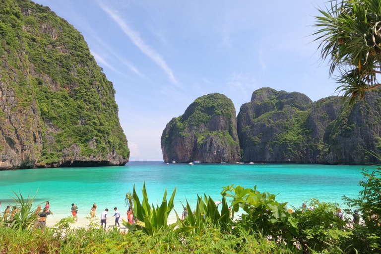 Phi Phi: First Group at Maya Bay, Avoid The Crowds Boat Tour [Full-Day] Maya Bay Speedboat Tour