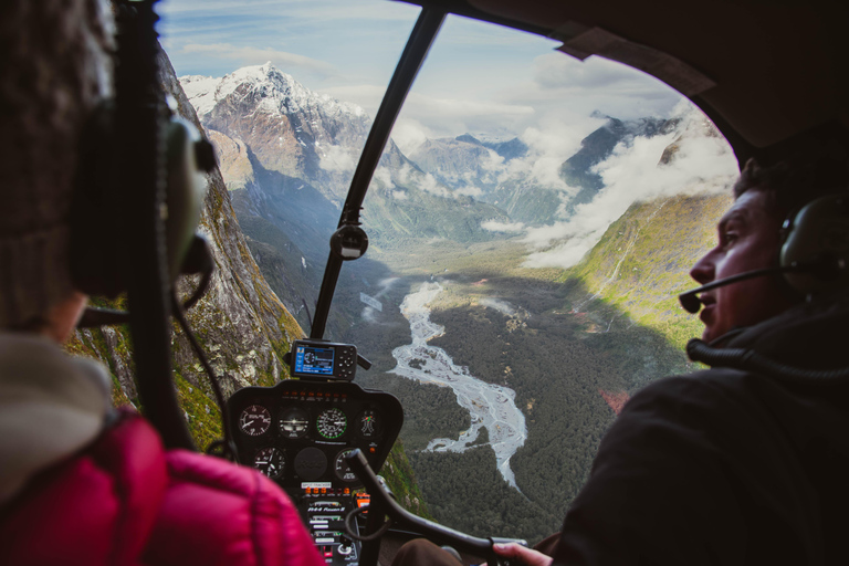 Te Anau: Milford Sound Helicopter Tour