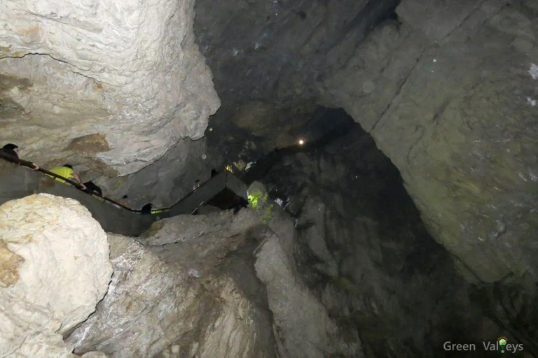 Plovdiv: Devil’s Throat & Yagodinska Caves Day Trip