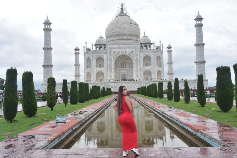 Agra: Taj Mahal Guided Tour with Instagram Photoshoot Private Car, Driver, Local Expert Tour Guide & Entry Tickets