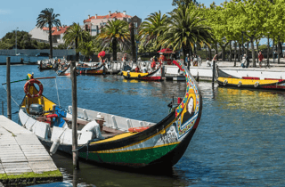 Von Porto aus: Tagestour nach Coimbra & Aveiro mit Bootsfahrt