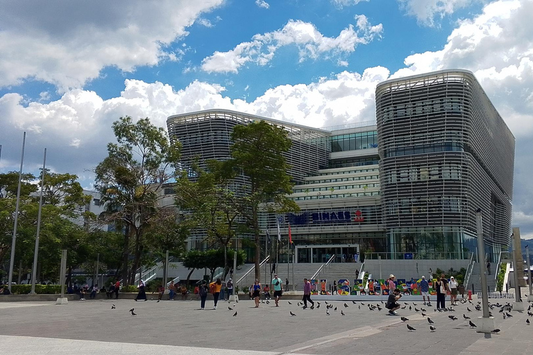 San Salvador: wycieczka po historycznym centrum miasta i parku CuscatlánSan Salvador: wycieczka po mieście z wizytą w historycznym centrum i parku Cuscatlán