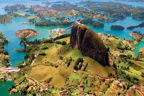 Medellín: Combo Citytour by bus with Comuna 13 + Tour to Guatapé