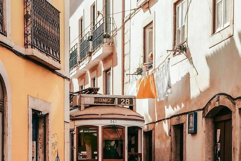 Lisbon: Guided Tuk Tuk Tour with Local Guide