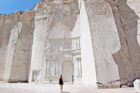 Arequipa: Day tour Route of the Sillar Tour with Pickup