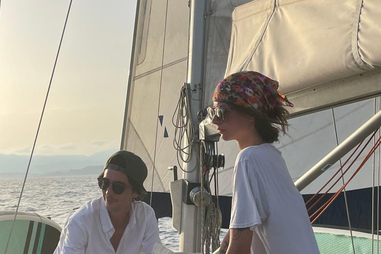 Ibiza: Tour in barca a vela di un&#039;intera giornata a Formentera con pagaiaIbiza: Tour di un&#039;intera giornata in barca a vela a Formentera con pagaia