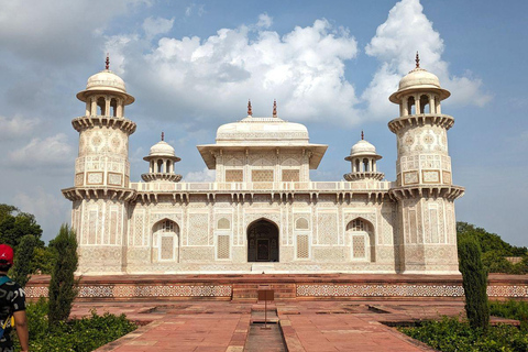 From Bangalore: Taj Mahal, Agra Day-Trip with 5* Hotel Stay From Bangalore: 2day Taj Mahal, Agra Day-Trip with 4*Hotel
