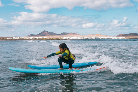 Lanzarotes erste Surfschule - 2-stündiger oder 4-stündiger UnterrichtLanzarotes erste Surfschule - 4-stündiger Unterricht