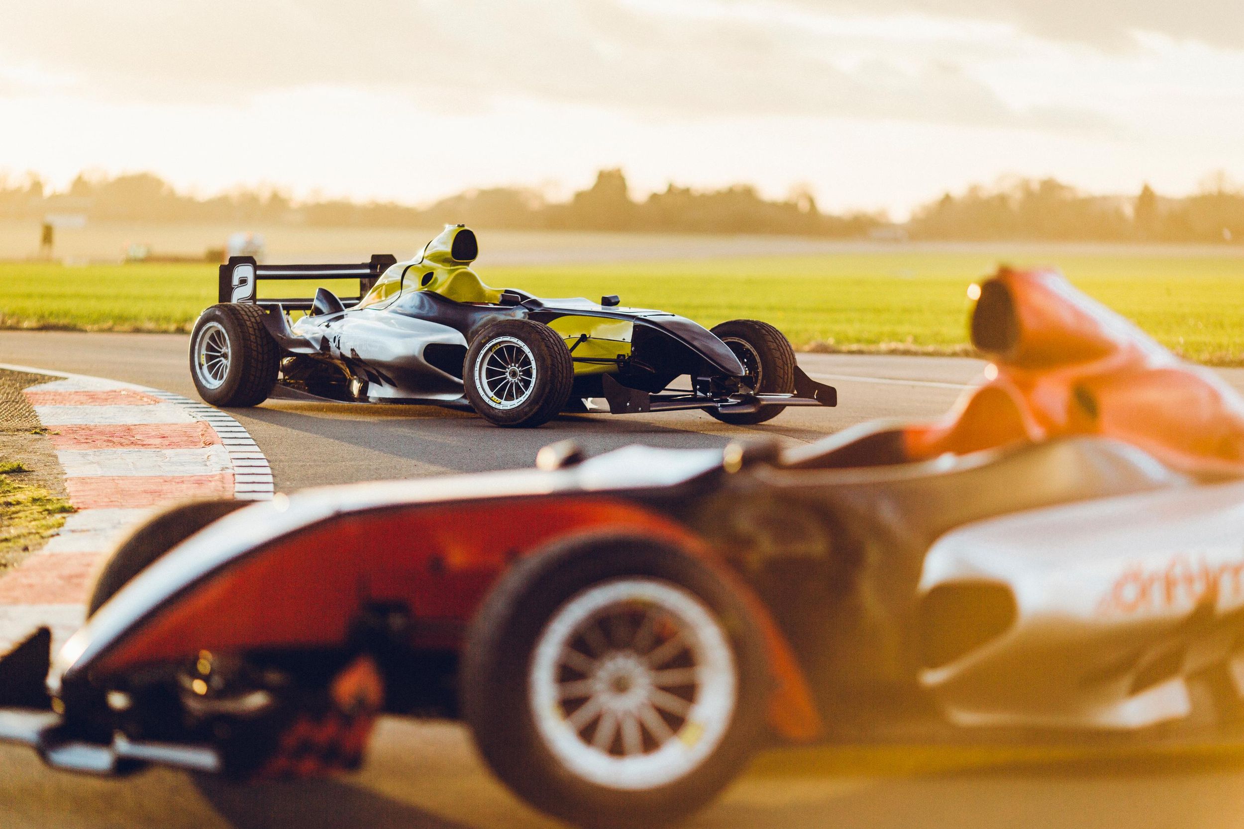 London: F1000-Einsitzer-Rennwagen – 14 Runden