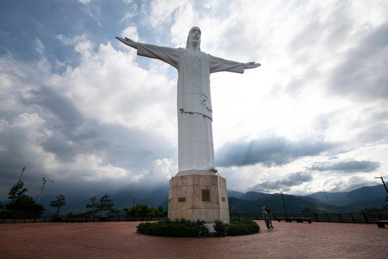 Cali: Cristo Rey Monument with transport