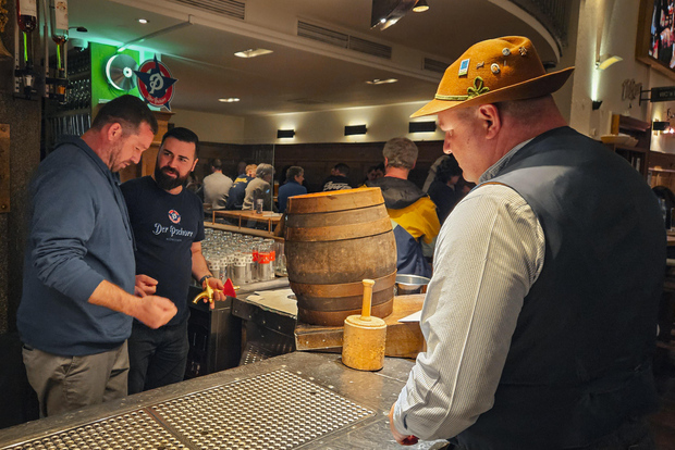 Conviértete en un maestro cervecero en Múnich: tour exclusivo de barriles de madera