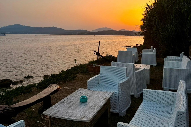 Golfo Aranci: transparent or traditional kayak, dolphins, and aperitif Sunset Tour in a Traditional Kayak with Aperitivo and Dolphins