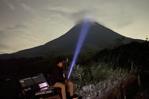Yogyakarta: Merapi Lava View with Jeep Night Tour & campfire