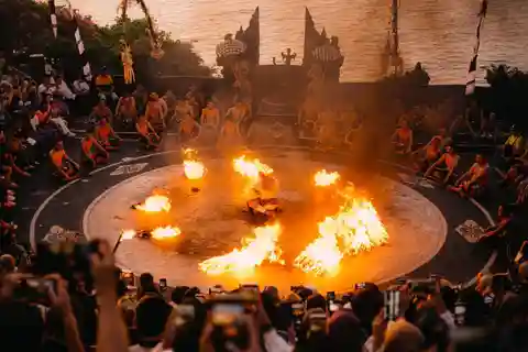 Bali : Danse du feu d'Uluwatu et spectacle Kecak