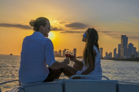 Cartagena: Dinner on a boat while you sail through the Bay
