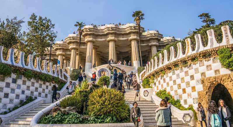バルセロナ：グエル公園のガイド付きツアー、優先入場付き