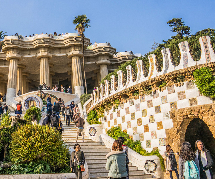 Barcelona: Park Guell Guided Tour with Skip-the-Line Access
