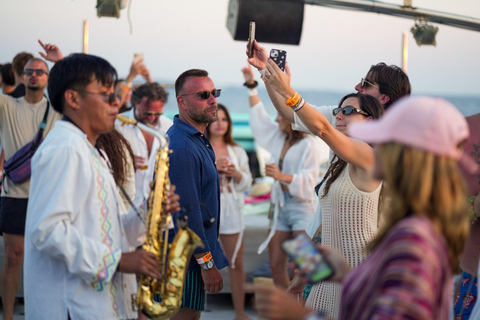 Ibiza: Formentera Boat with Open Bar, 3 meals & Sunset Party ADVANCE: Standard selection of food & open bar option