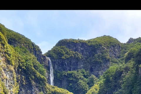 25 Fountains Waterfall Guided Hike with Transfer