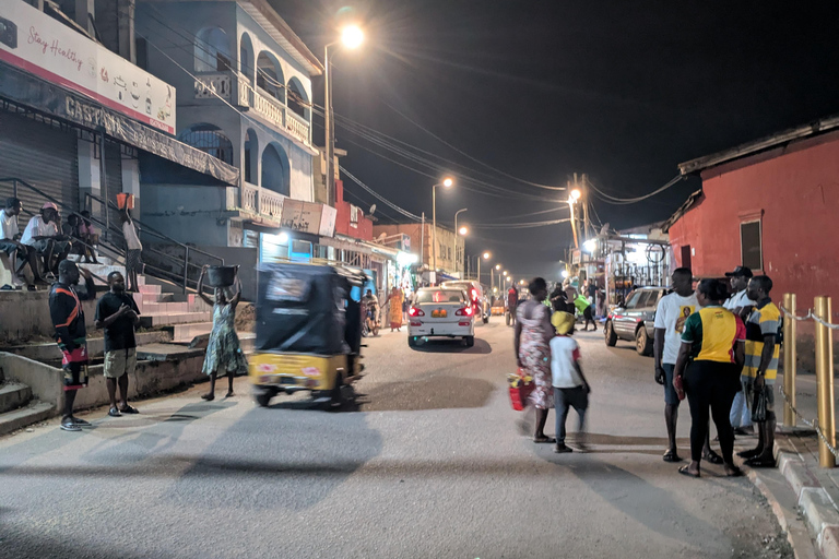 Cape Coast: Evening Castle Tour, Township Walk & Night Bites