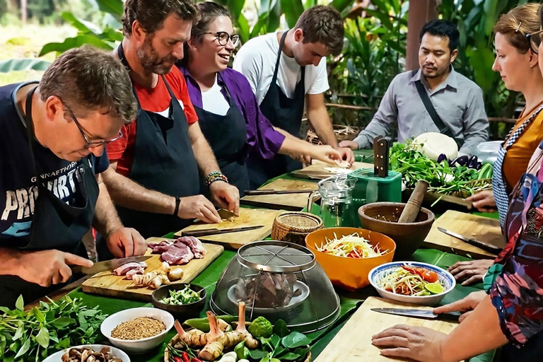 Vientiane: Market Tour and Cooking Class with Challenge Cooking Class only