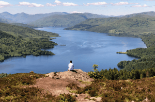 Ab Edinburgh: Segel-, Fahrrad- oder Wanderungstour durch die schottischen Highlands
