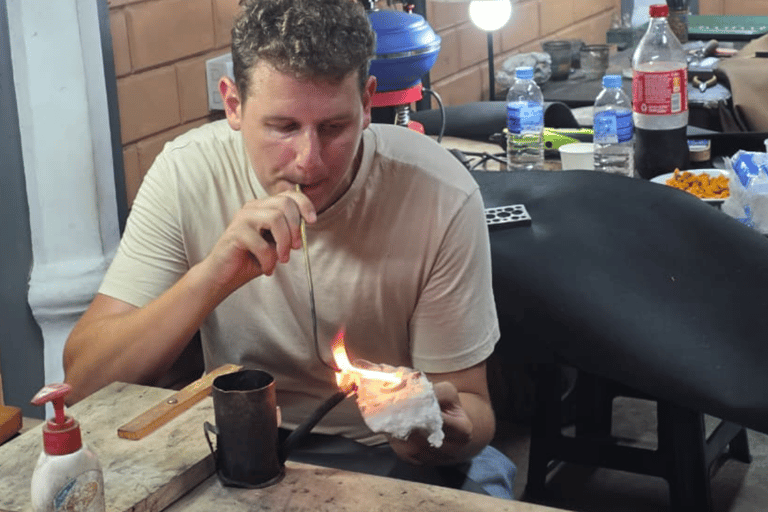 Galle: Traditional Silversmith Experience with Local Lunch