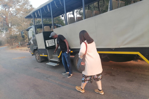 Safári de luxo de 2 dias no Parque Nacional Pilanesberg