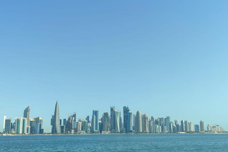 Doha : Tour de ville depuis le terminal de croisière de Doha avec repas localVisite de la ville de Doha depuis le terminal de croisière de Doha avec repas local.