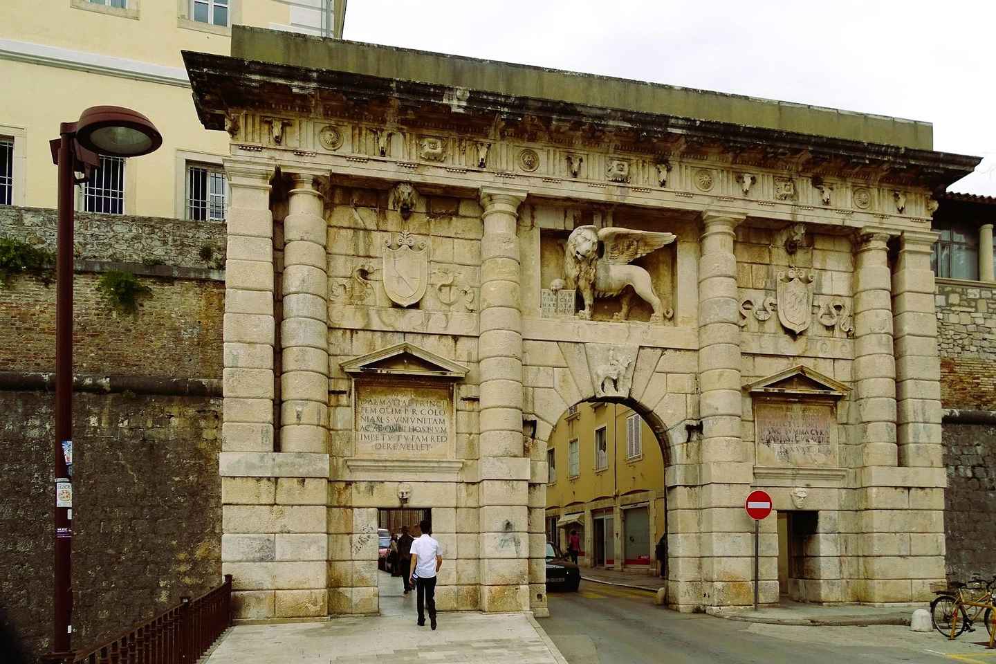 ザダル市内観光ウォーキングツアー 120分