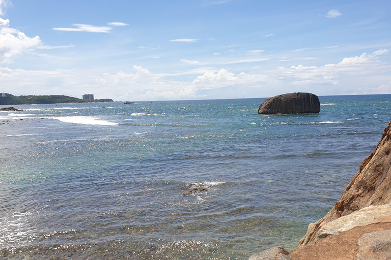 Galle Fort: Walk Through 400 Years of Sparking Stories