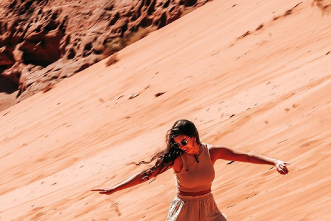 Wadi Rum: Hiking Tour with Watching the stars Bedouin Camp Hiking Tour 4hours