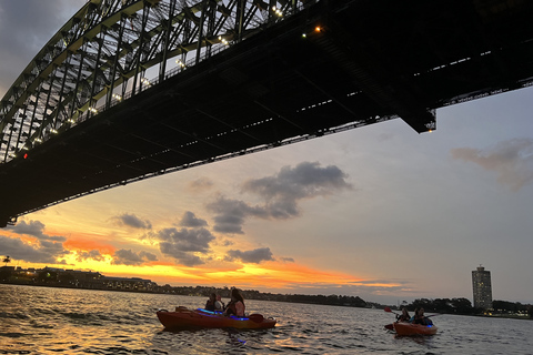 Sydney : Excursion en kayak au coucher du soleil sur le port de SydneySydney : Excursion en kayak au coucher du soleil sur le port de Sydney - Kayak simple