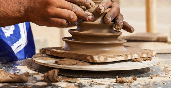 Marrakech : désert d&#39;Agafay, pass piscine, repas, poterie, transfert