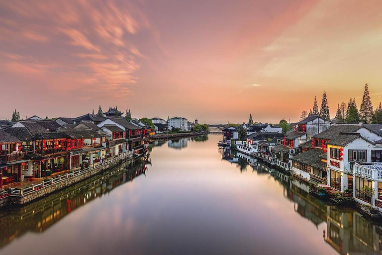 Shanghai: Zhujiajiao Small Tour with Boat Ride & Gardens Shanghai: Zhujiajiao Small Group Tour with Boat Ride&Gardens