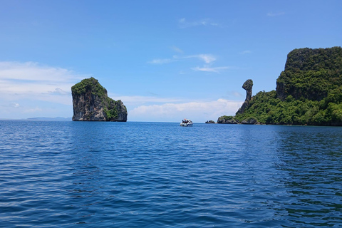 Koh Poda Krabi Half Day: 3-Island Boat Tour with Snorkeling