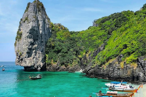 Krabi: Private Long-Tail Boat Tour to Hong Island