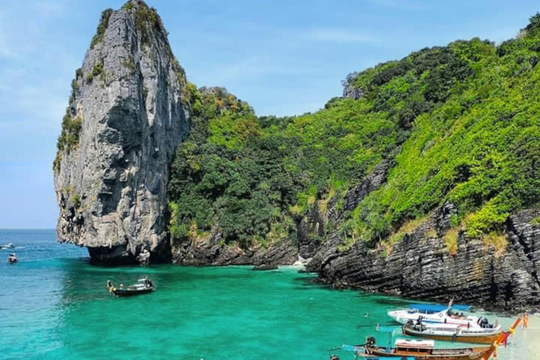 Krabi: Private Long-Tail Boat Tour to Hong Island