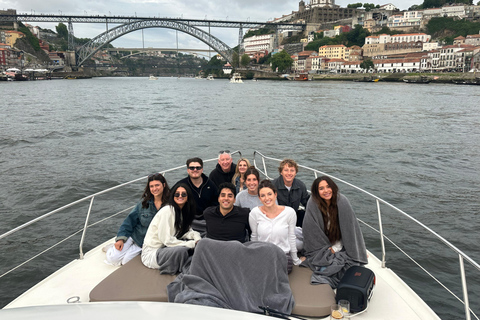 Porto: Luxury 7 Bridges Cruise, Port Wine Tasting & Sunset Shared Sunset Cruise with Welcome Drink