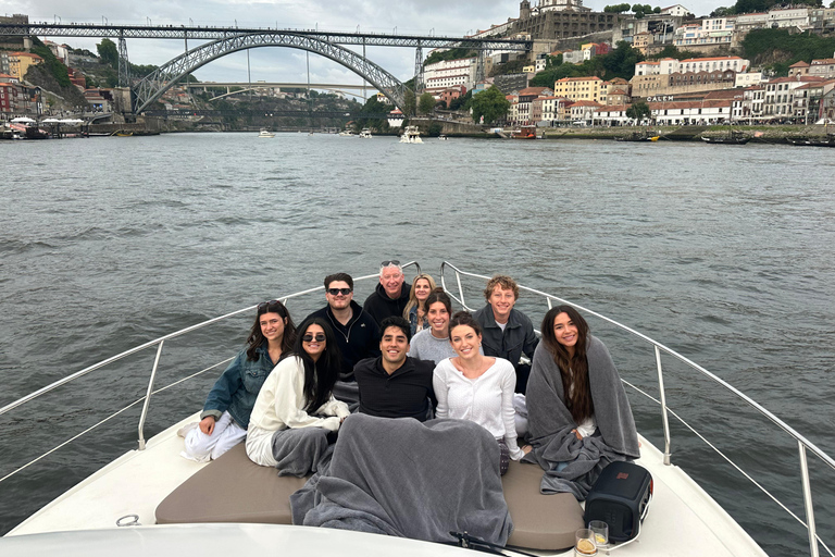 Porto: Luxury 7 Bridges Cruise, Port Wine Tasting & Sunset Shared Sunset Cruise with Welcome Drink