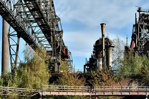 Parque paisajístico de Duisburgo Búsqueda del tesoro con GPS en una antigua ferrería