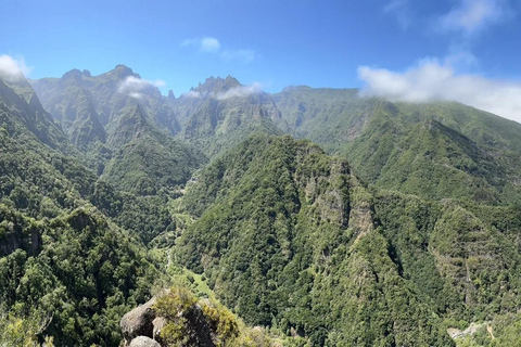 Pico Areeiro Zonsopgang + De trap naar de hemel + Levada Balcões