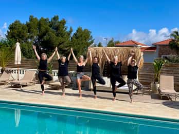 Ibiza: clase privada de yoga en tu villa, hotel o evento.